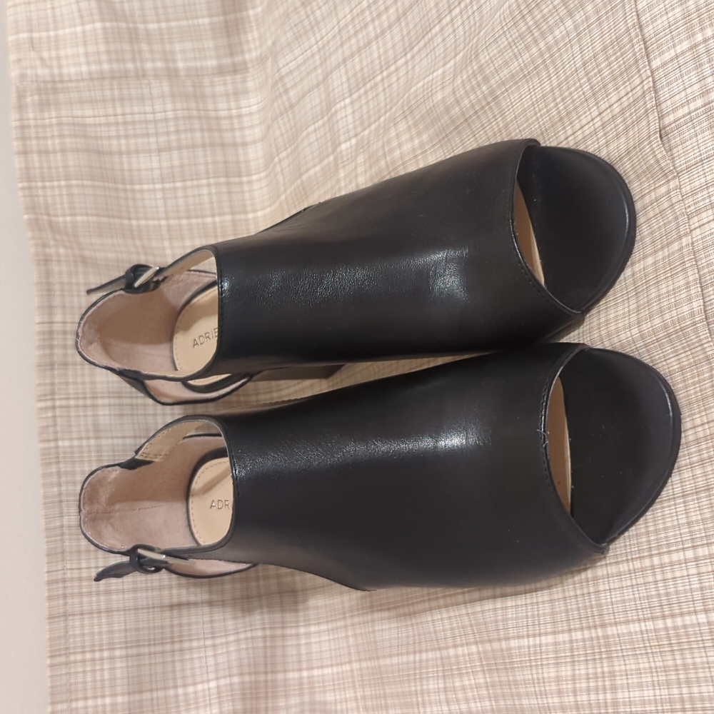 Adrienne Vittadini black leather dress sandals.